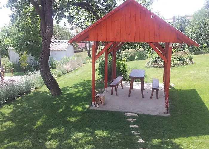 Szabo Pince Vendeghaz Гостевой дом *