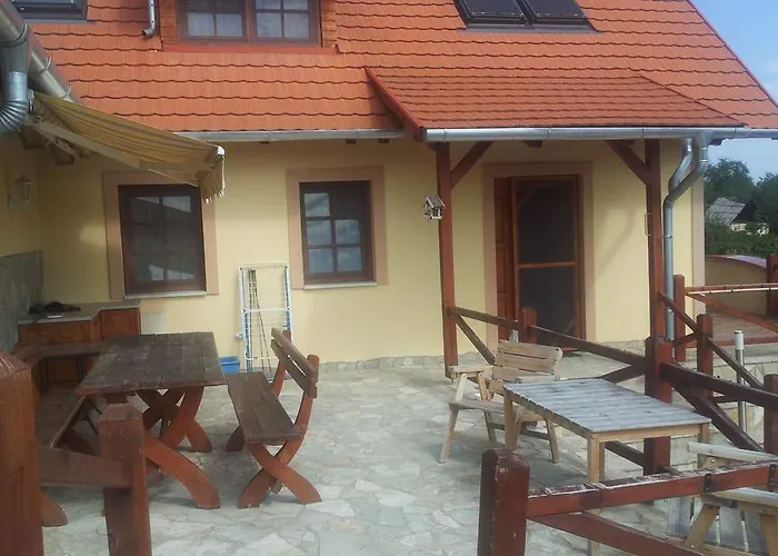 Szabo Pince Vendeghaz Гостевой дом