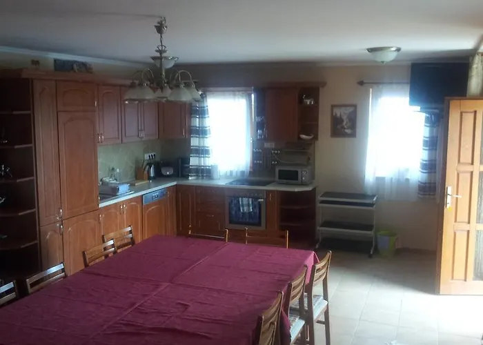 Szabo Pince Vendeghaz Гостевой дом *